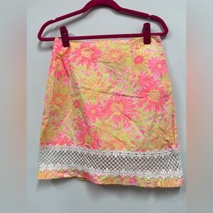 EUC Lilly Pulitzer Vibrant Floral Mini Skirt with lining and pockets - size 4